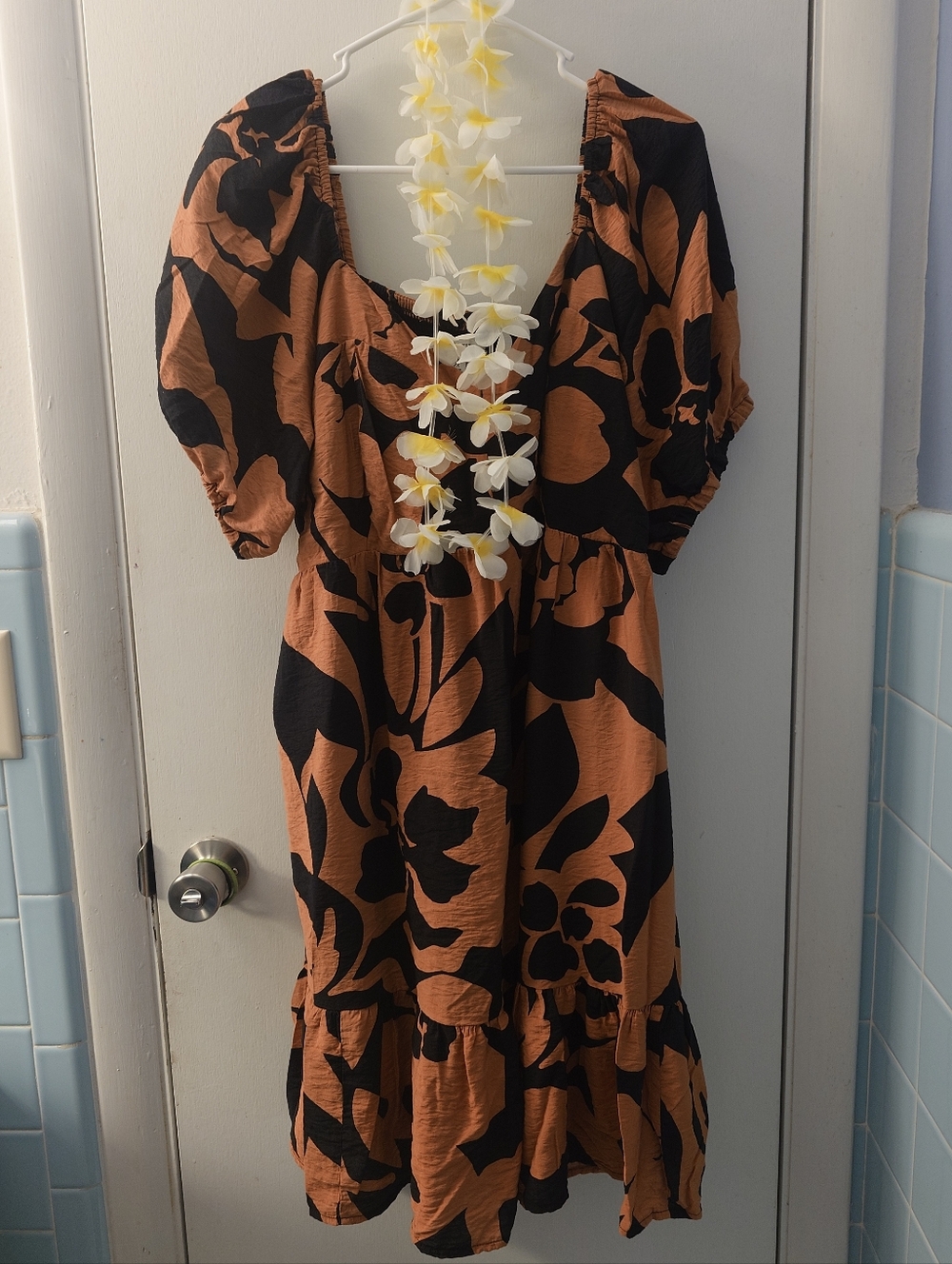 Nine West Black and Tan Floral Puff-Sleeve Midi Dress